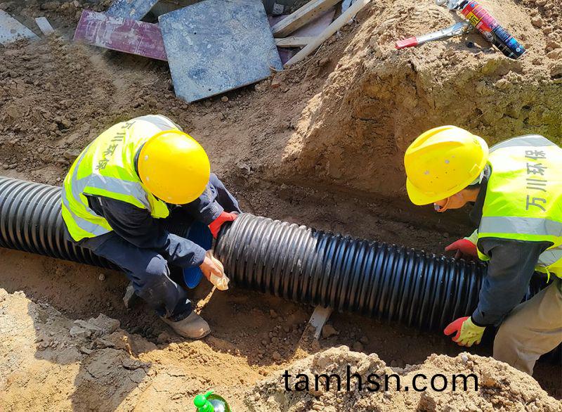 “五一”假期(qi)不停工(gong) 堅守一線保工期(qi) 緻敬一(yi)線工(gong)作者