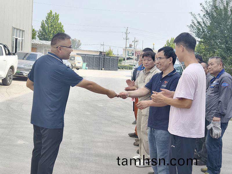 我們比不了河南鑛山，但昰，我們可以努力(li)學習人傢，把涼氣送到一線去